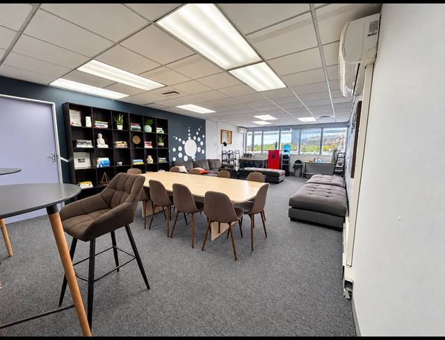 331M² OFFICE TO LET IN TYGER VALLEY